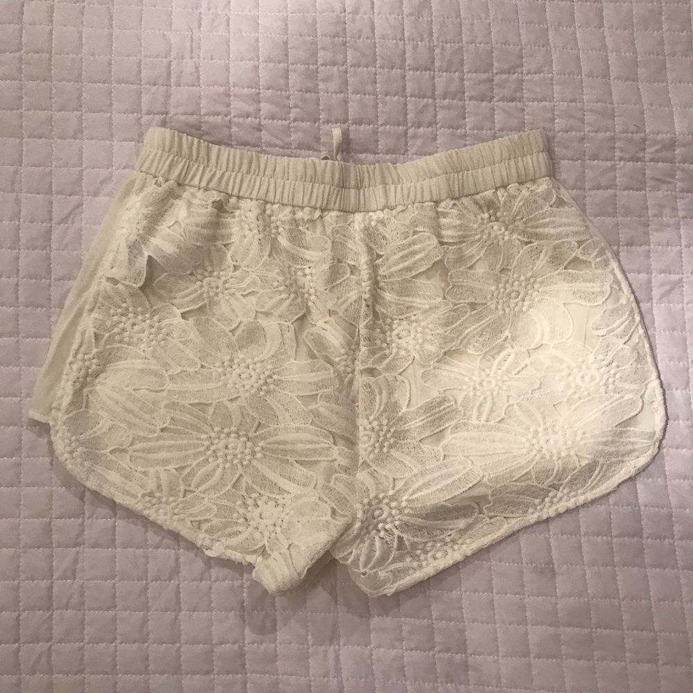Shorts - Picture 2 of 6